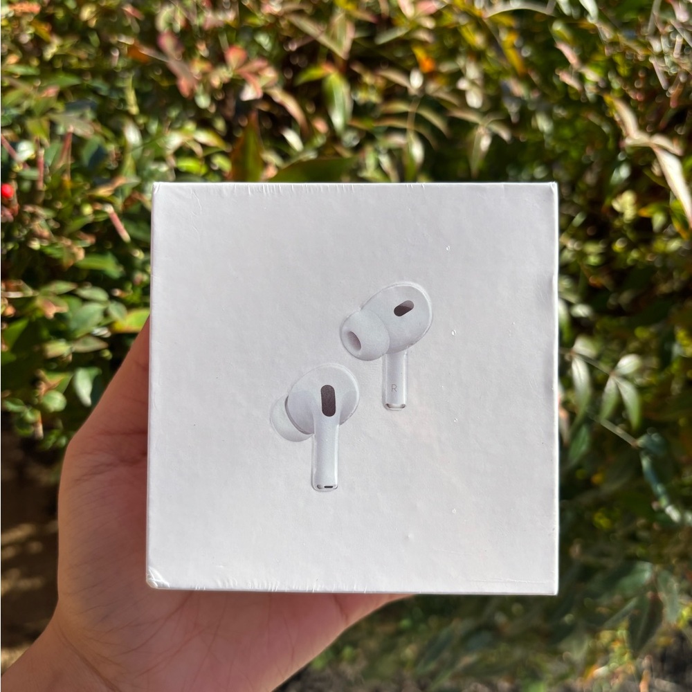 Wireless Earbud Headphones - White
